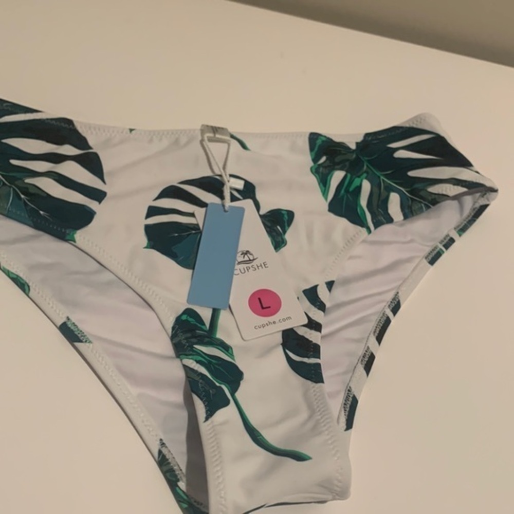 Cupshe nwt high waisted bottom